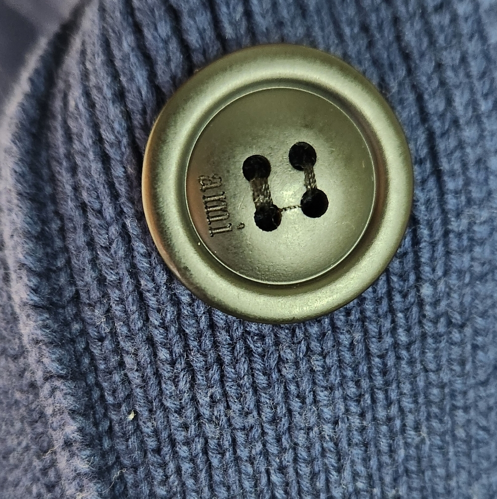 ❤️ AMI Paris Cardigan – Iconic Red Heart Logo – Navy Blue – Designer Staple ❤️ - Picture 4 of 10
